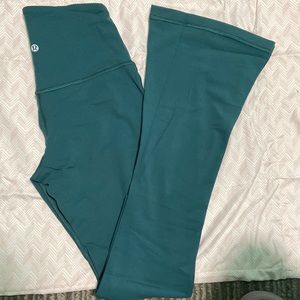 Lululemon mini groove pants 32 inch